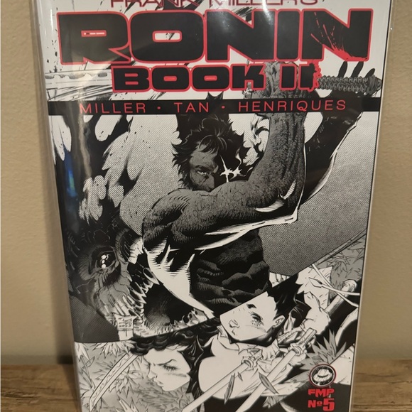 Frank Miller's Ronin Book II Comic Set - Picture 6 of 7